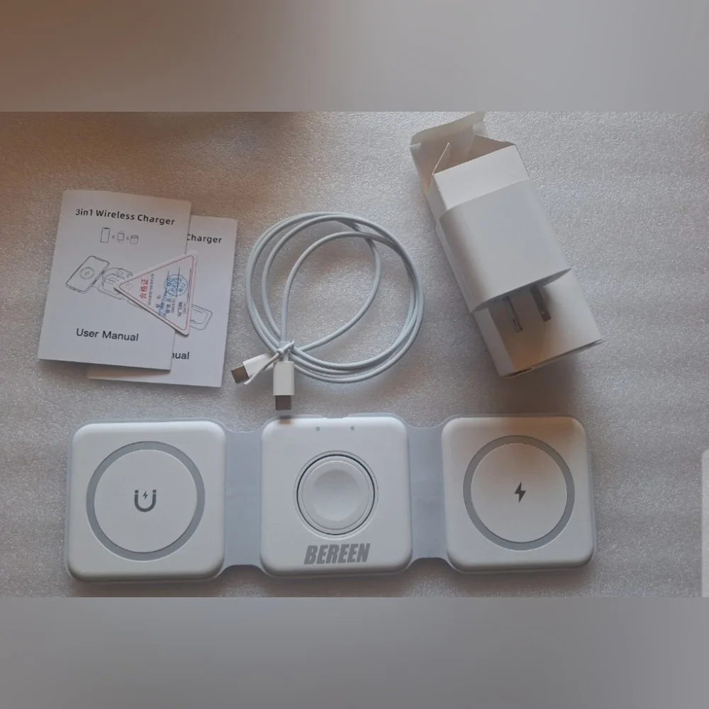 BEREEN Foldable 3 in 1 Charging Station, Travel Charger for Multiple Devices